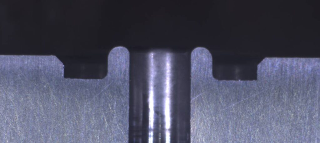 フルR形状の面粗度切削加工技術（流体制御部品）